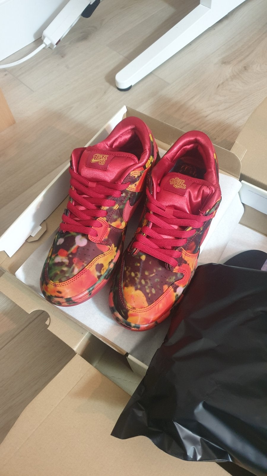 Nike SB Dunk Low Wizard of OZ- Size 4, Ophalen of Verzenden, Zo goed als nieuw, Overige kleuren, Sneakers of Gympen