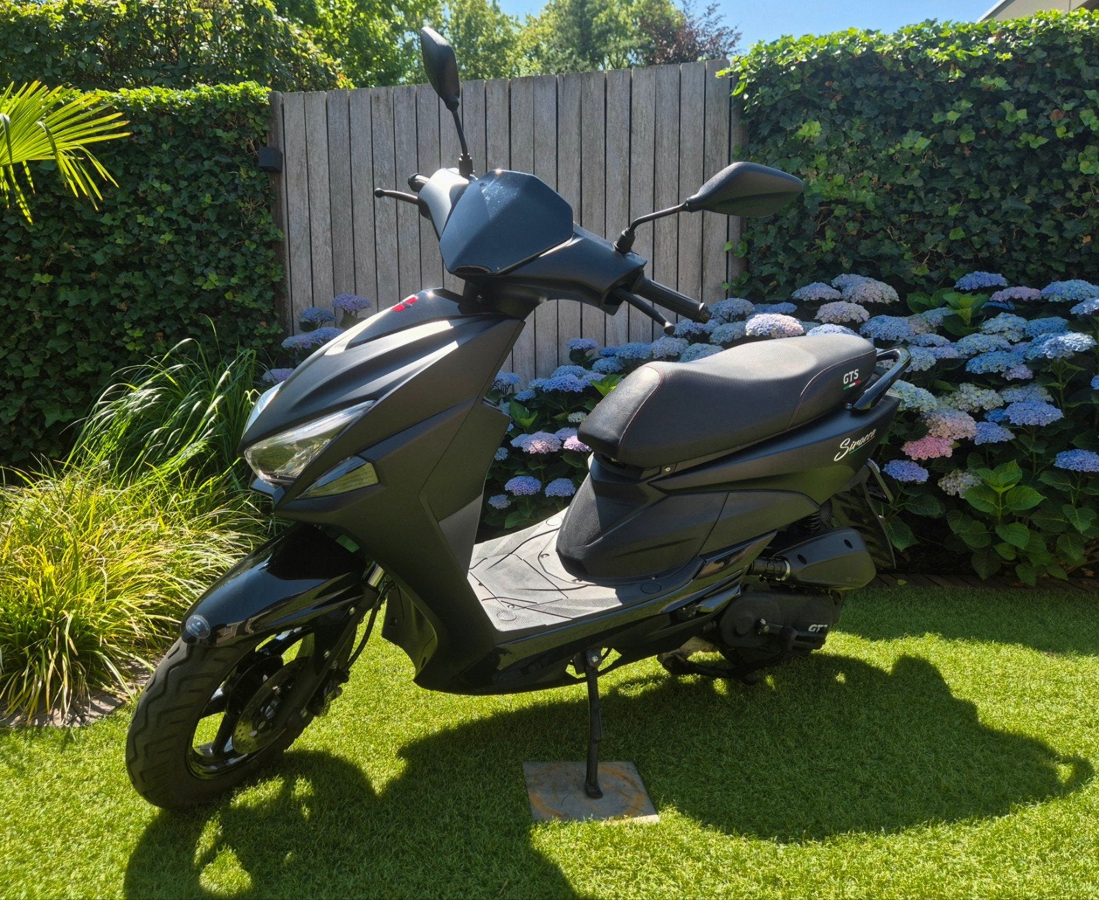 Scooter zwart GTS Sirocco, Ophalen, Zo goed als nieuw, Benzine