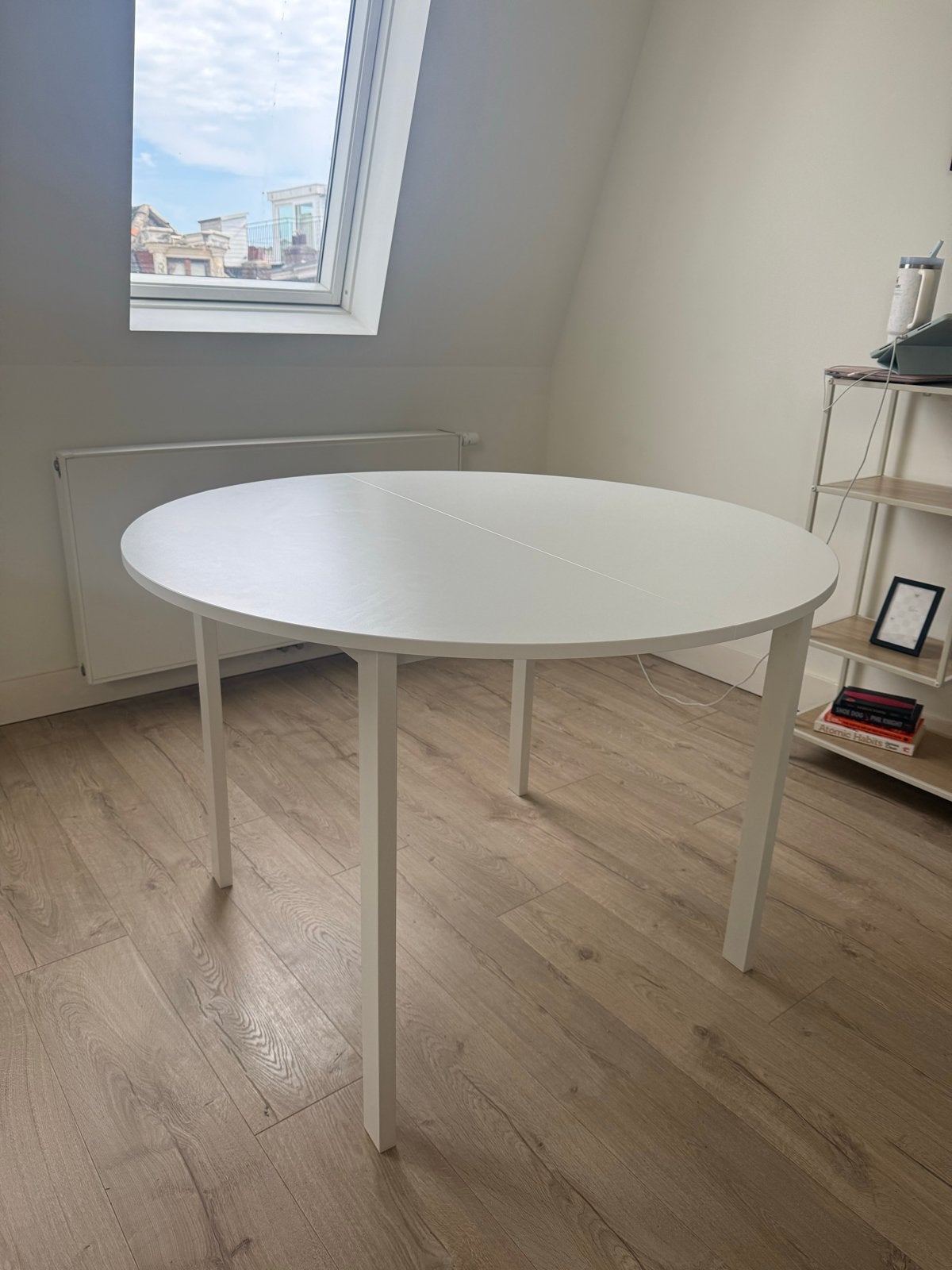 IKEA Witte ronde eettafel, Ophalen, 100 tot 150 cm, Rond, Zo goed als nieuw