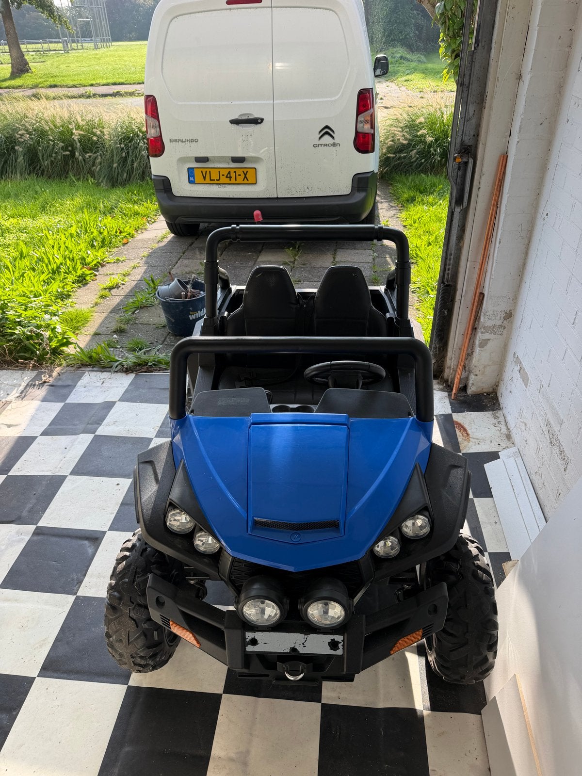 Elektrische kinderauto - Blauwe 2-zitter, Zo goed als nieuw