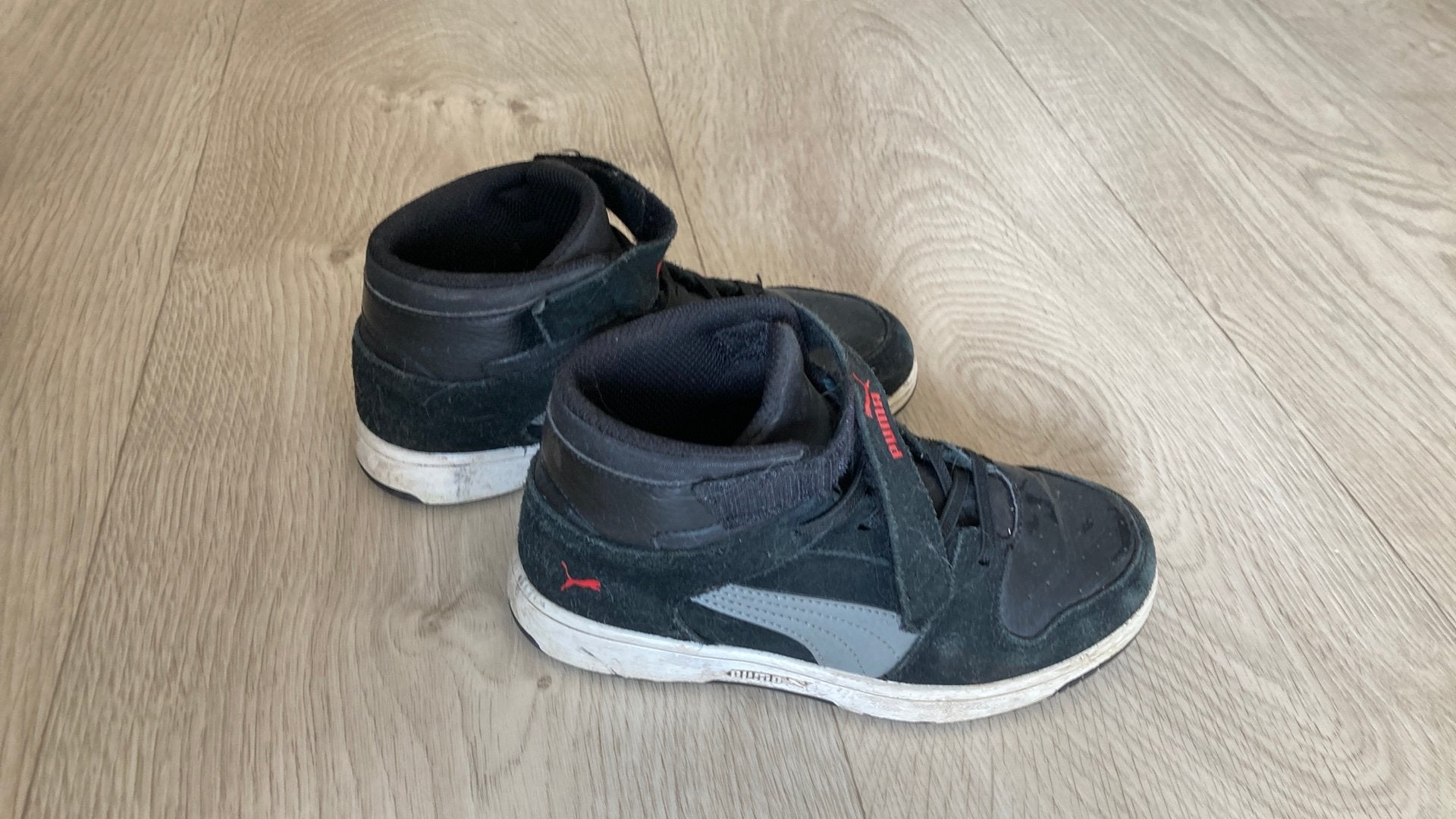 Puma kinder sneaker maat 34, Ophalen, Zo goed als nieuw, Schoenen