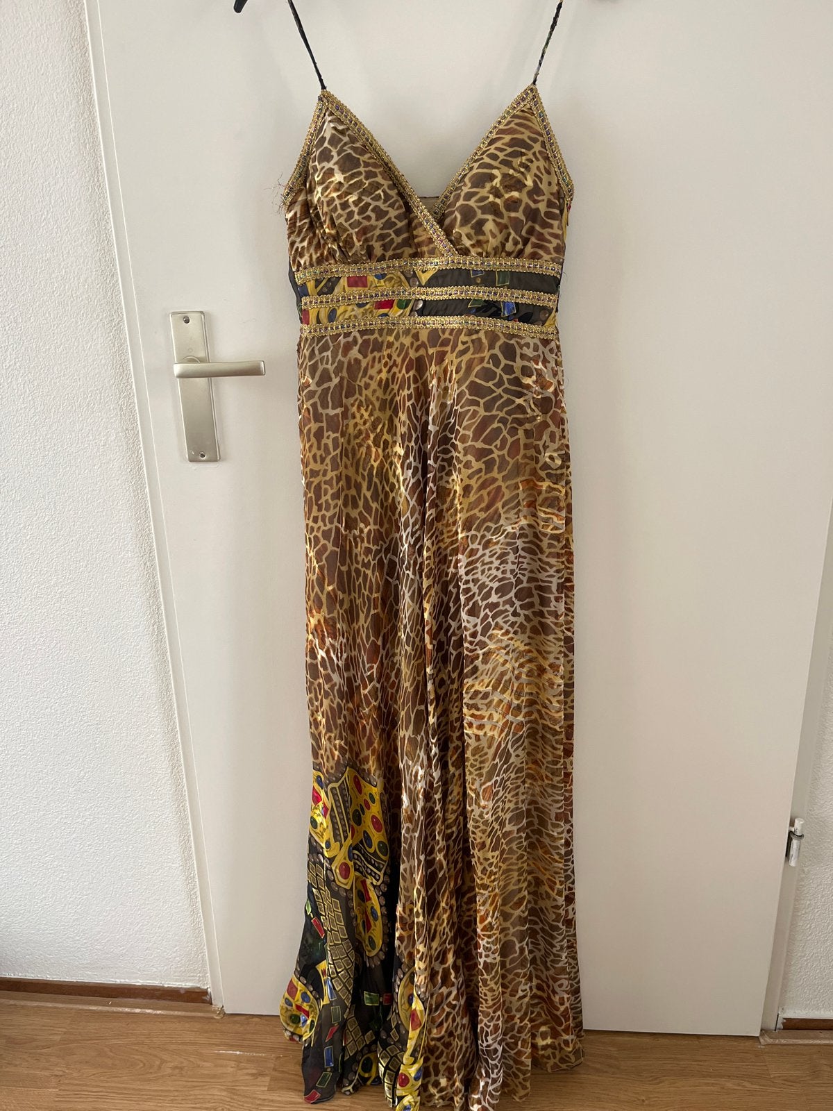 Prachtige gala jurk met dierenprint - Maat S, Bruin, Ophalen of Verzenden, Maat 36 (S), Gedragen