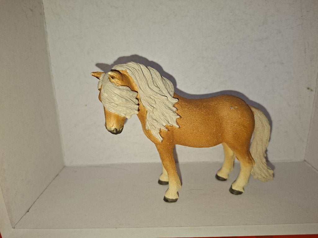 schleich Ijslander merrie 13790, Ophalen of Verzenden, Zo goed als nieuw, Paard, Beeldje of Figuurtje