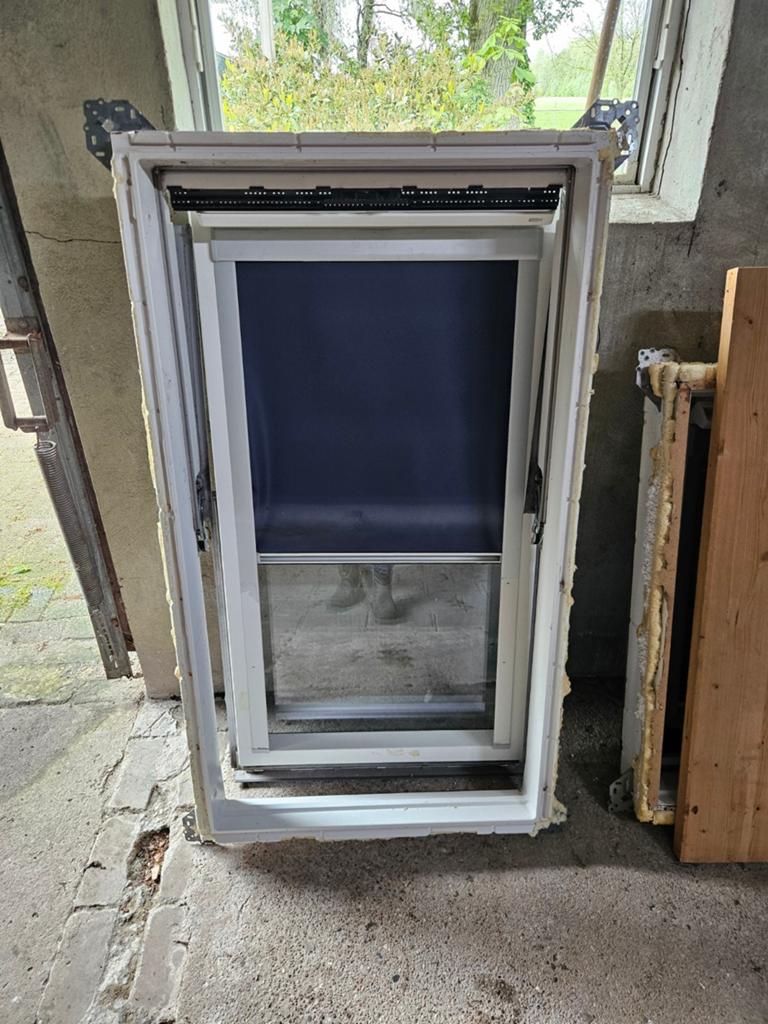 Velux ggu m08 kunstof dakraam in nette staat. 78 x 1.40, Ophalen, Gebruikt, Minder dan 80 cm, 120 tot 160 cm