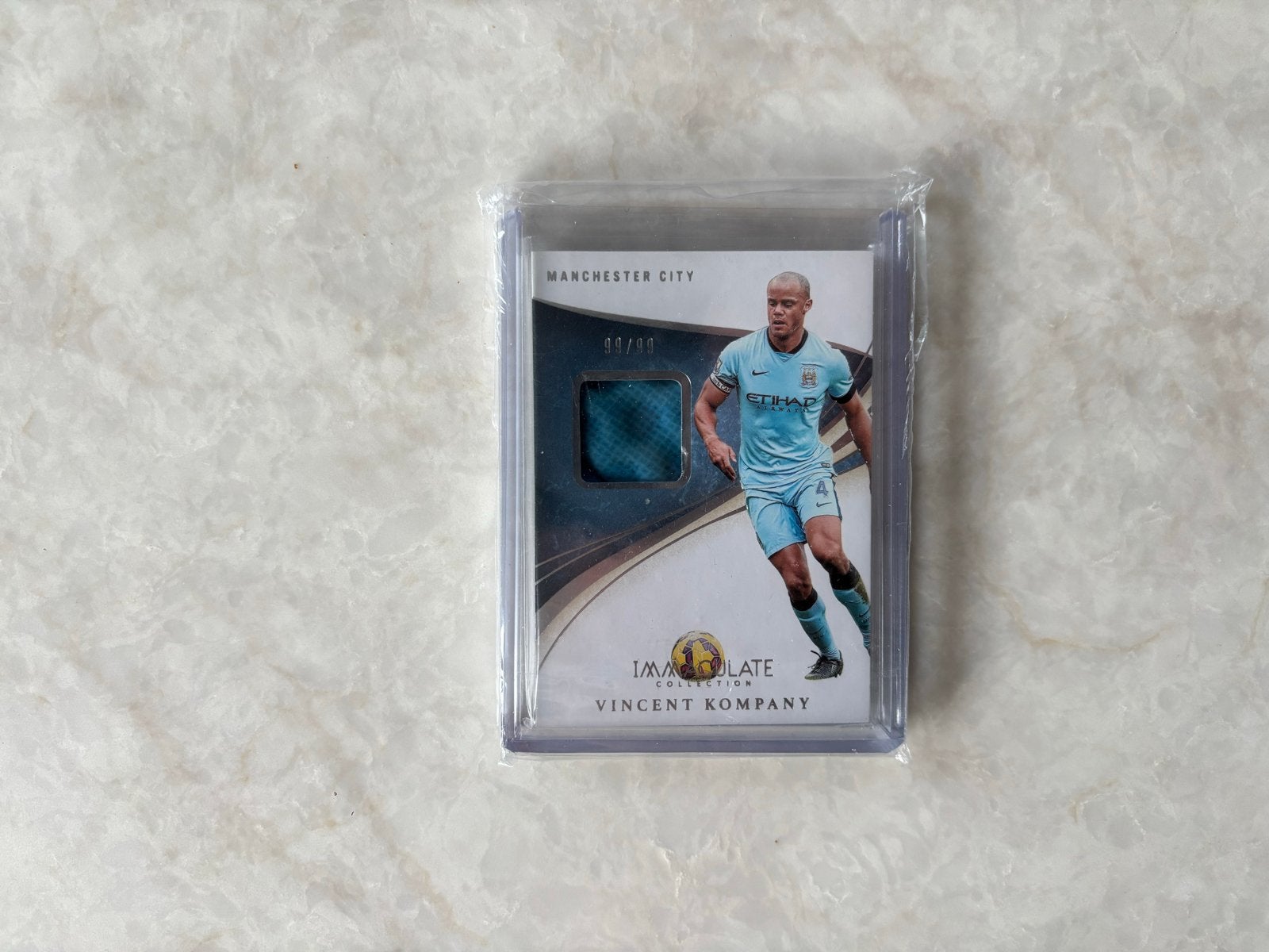2020-21 Panini Immaculate Vincent Kompany Boot Memorabilia, Ophalen of Verzenden, Zo goed als nieuw, Buitenlandse clubs, Spelerskaart