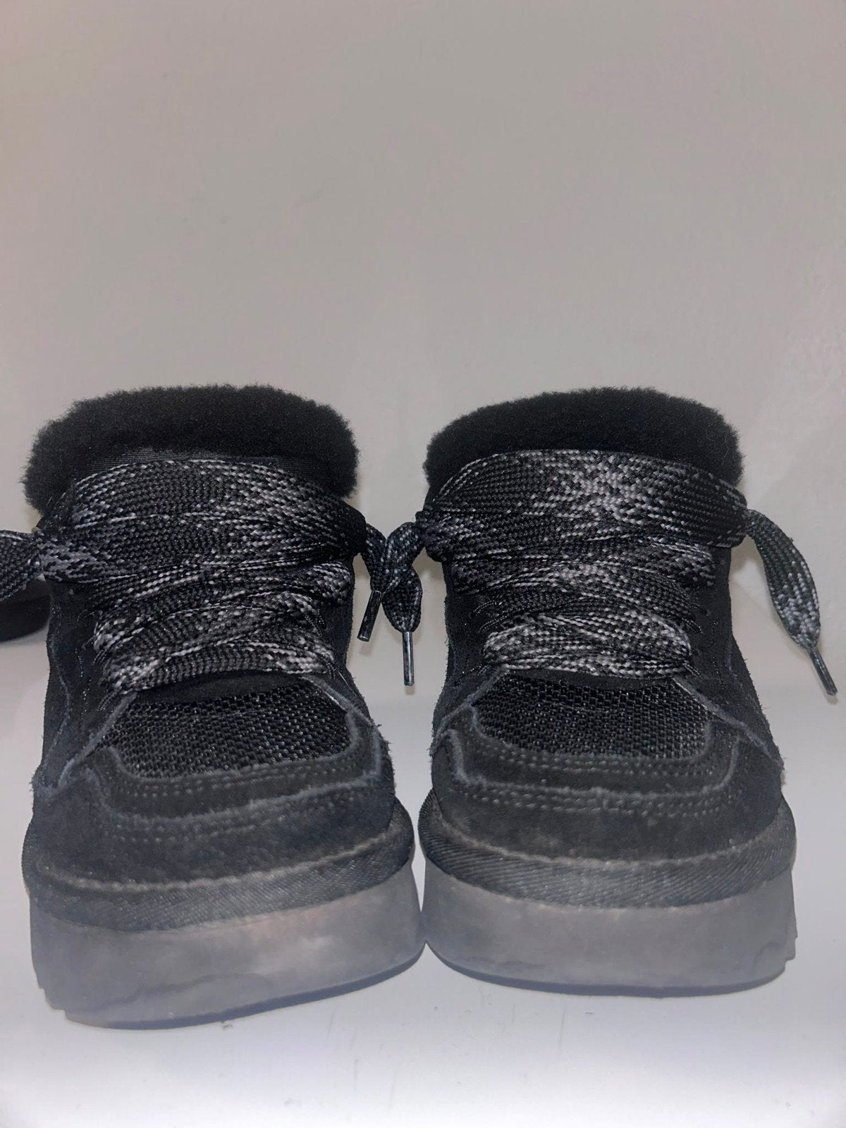 UGGS lowmel 37 zwart, Ophalen of Verzenden, Zo goed als nieuw, Zwart