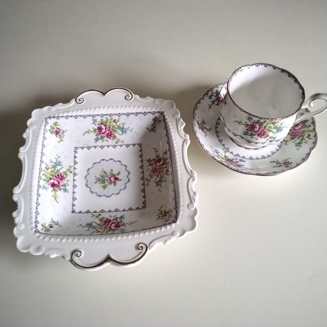 Royal Albert Petit Point Kop en Schotel met Schaal, Ophalen of Verzenden, Porselein, Overige stijlen, Kop(pen) en/of Schotel(s)