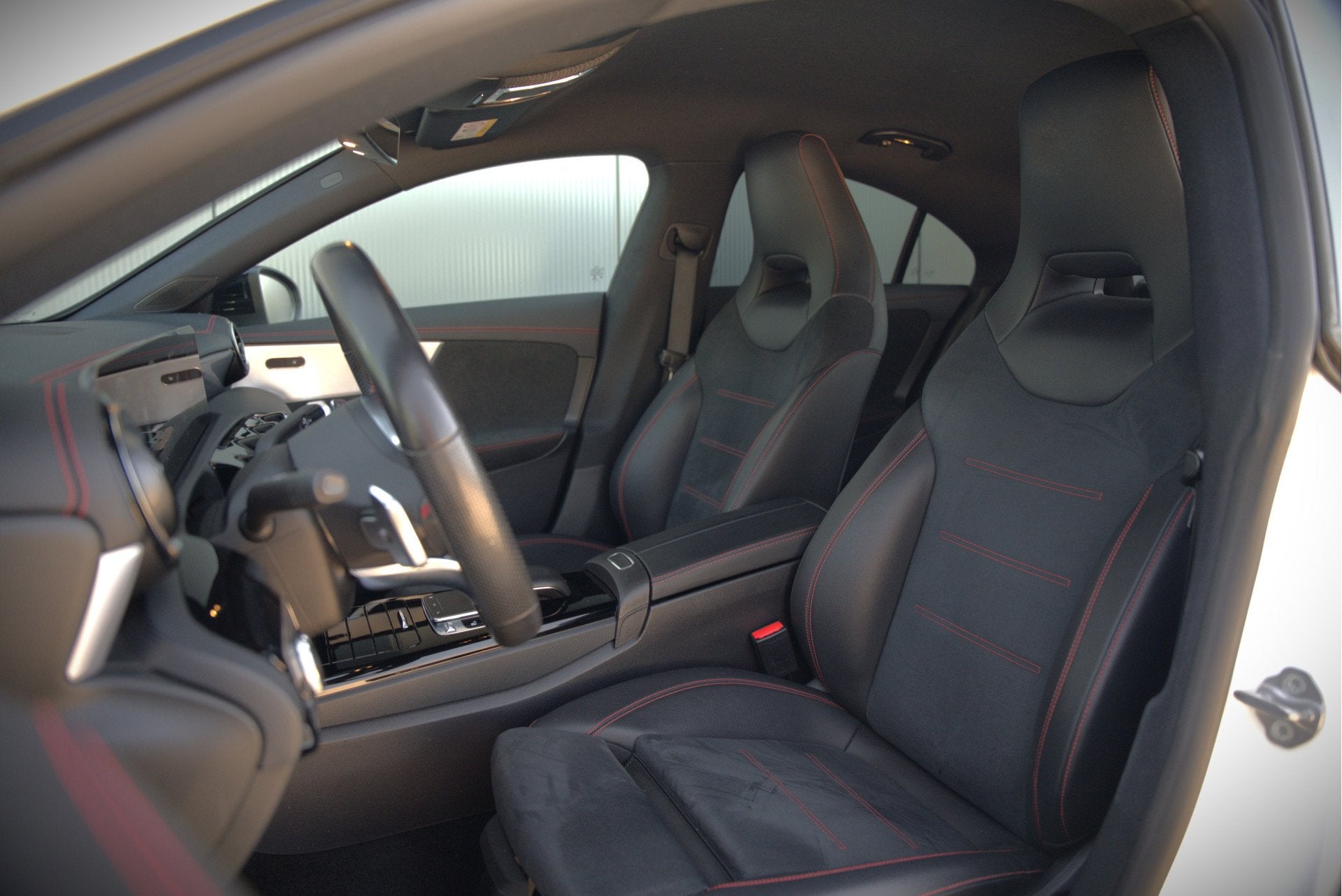 Mercedes-Benz CLA-Klasse 180 Advantage AMG | Stoelverwarming, Auto's, CLA, 136 pk, Gebruikt, Wit
