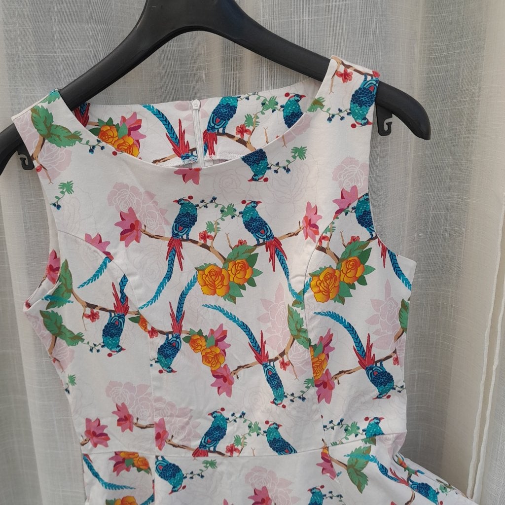swingjurk topvintage M bloemen en vogels tropisch, Maat 38/40 (M), Ophalen of Verzenden, Zo goed als nieuw, Onder de knie