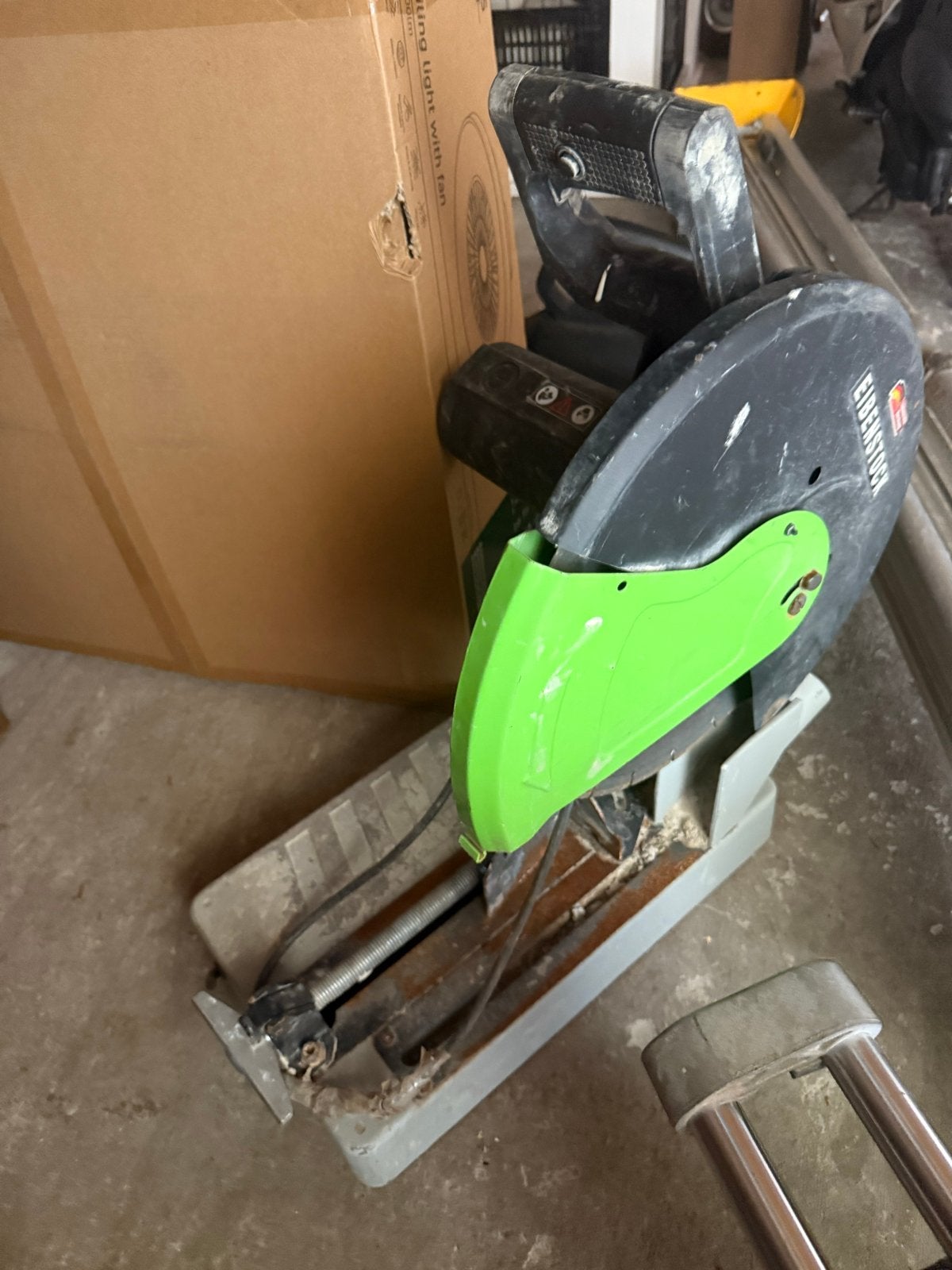 Eibenstock Zaag - Krachtige Afkortzaag 2400W, Gebruikt, 70 mm of meer, Ophalen of Verzenden, Afkortzaag