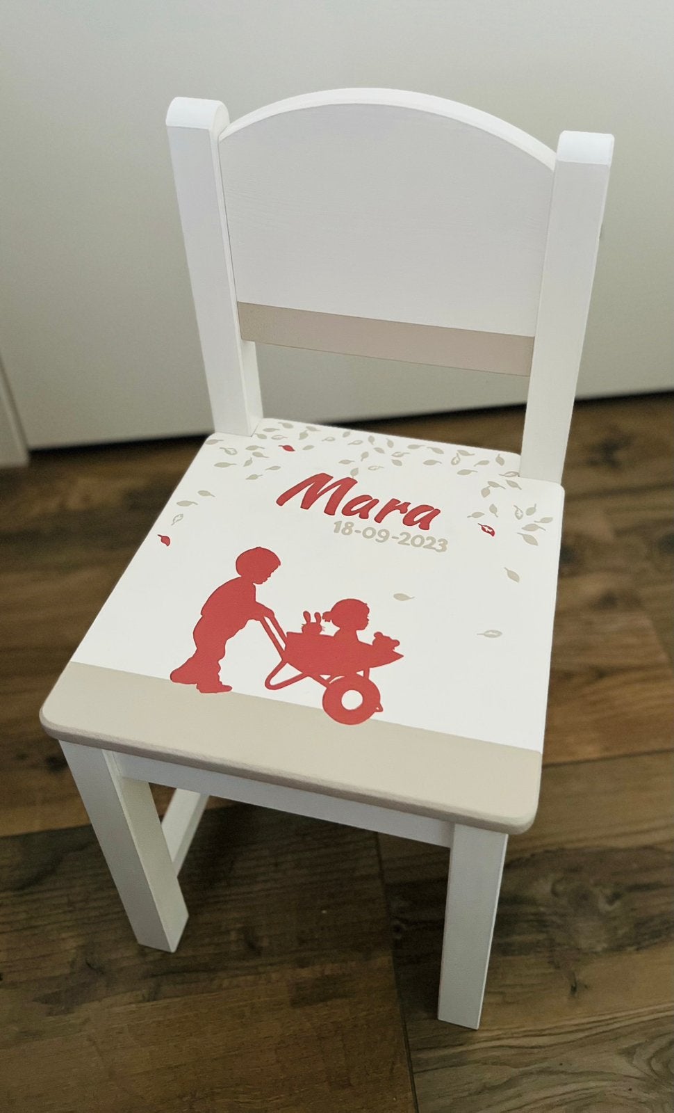 Kraamcadeau - Stoeltje gepersonaliseerd - Geboorte stoeltjes, Ophalen of Verzenden, Nieuw, Tafel(s) en Stoel(en)