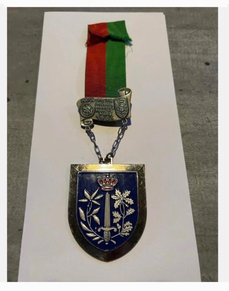 Medaille Police Brussel 1981, Postzegels en Munten, Penningen en Medailles, Ophalen of Verzenden, Overige materialen