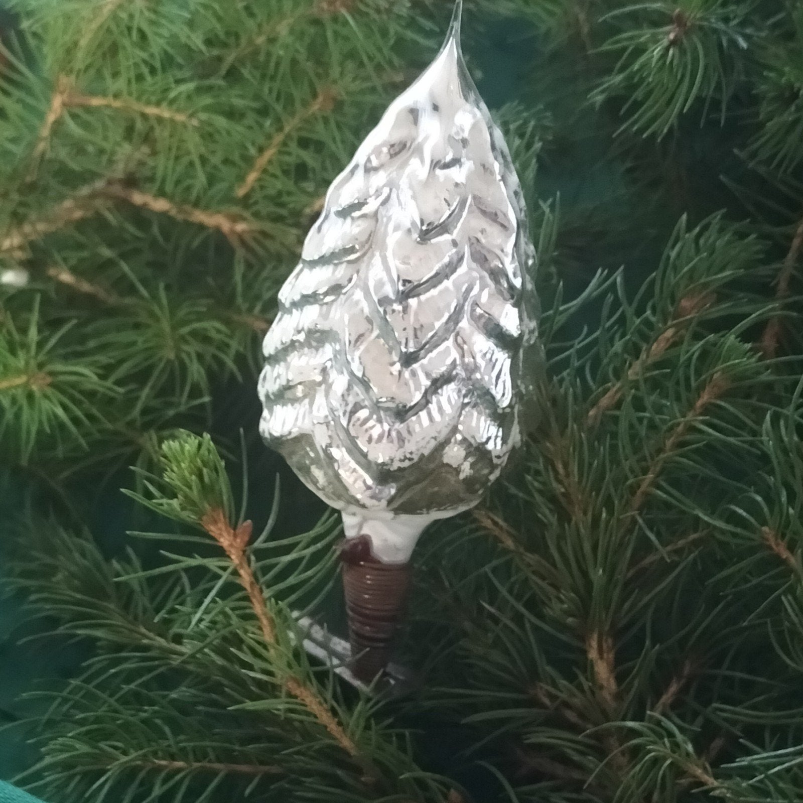 Oude kerstbal boom op knijper., Ophalen of Verzenden