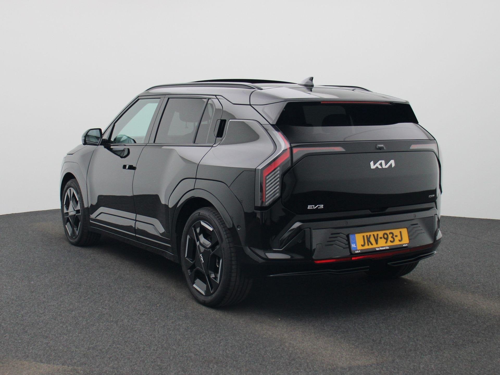 Kia EV3 GT-PlusLine 81.4 kWh | LED | Harman Kardon | Stoelve, Auto's, Kia, Zwart, Origineel Nederlands, 204 pk, 1000 kg