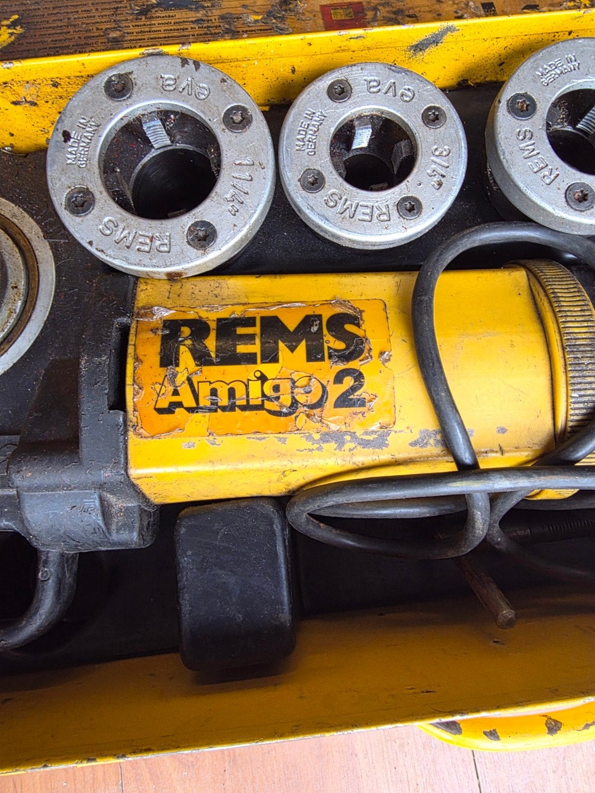 REMS Amigo 2 draadsnijmachine met toebehoren, Ophalen of Verzenden, Gebruikt