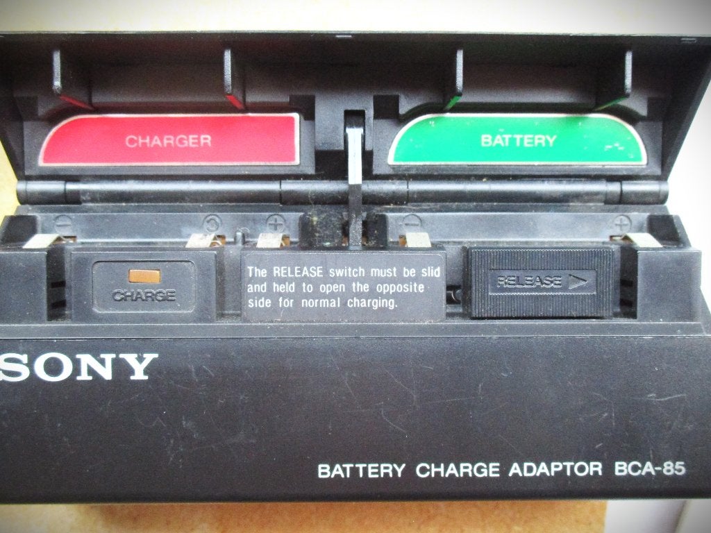 Foto 22 van Sony Handycam CCD V8 AF~Incl.Aver Media Ezmaker en Koffer
