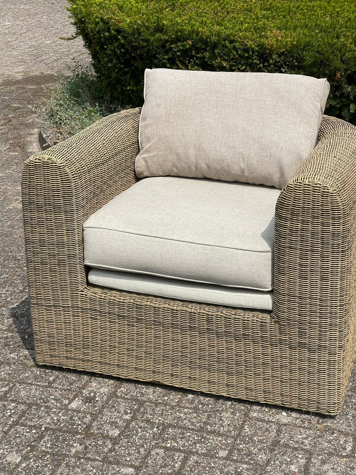 Comfortabele rotan fauteuil met kussens in  nieuwstaat, Ophalen, Minder dan 75 cm, Riet of Rotan, Zo goed als nieuw