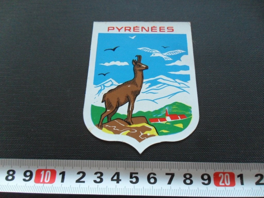 sticker  PYRÉNÉES, Ophalen, Zo goed als nieuw