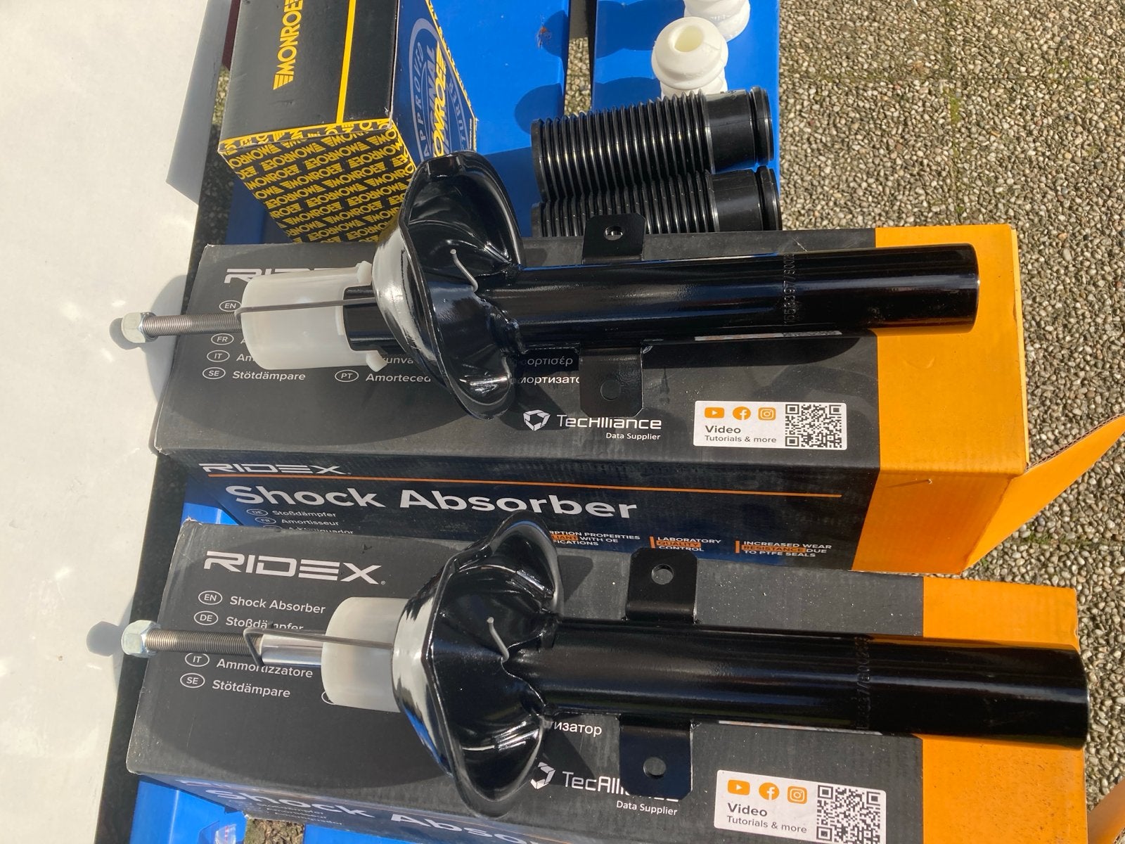 Schokdempers en veren set voor Ford Fiesta/Courier, Ophalen of Verzenden, Nieuw, Ford