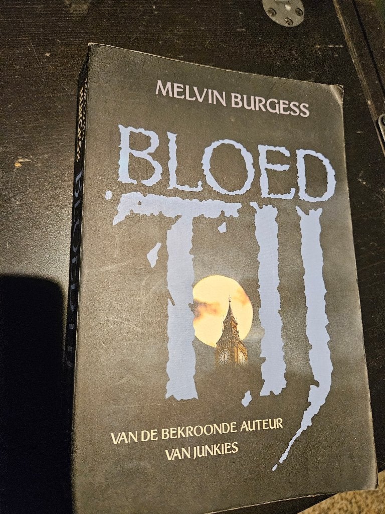 Melvin Burgess - Bloedtij, Ophalen of Verzenden, Gelezen