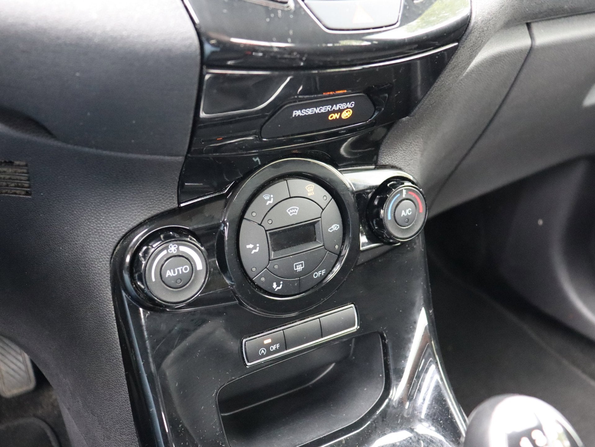 Foto 14 van Ford Fiesta 1.0 Titanium navi LM cruise org NL