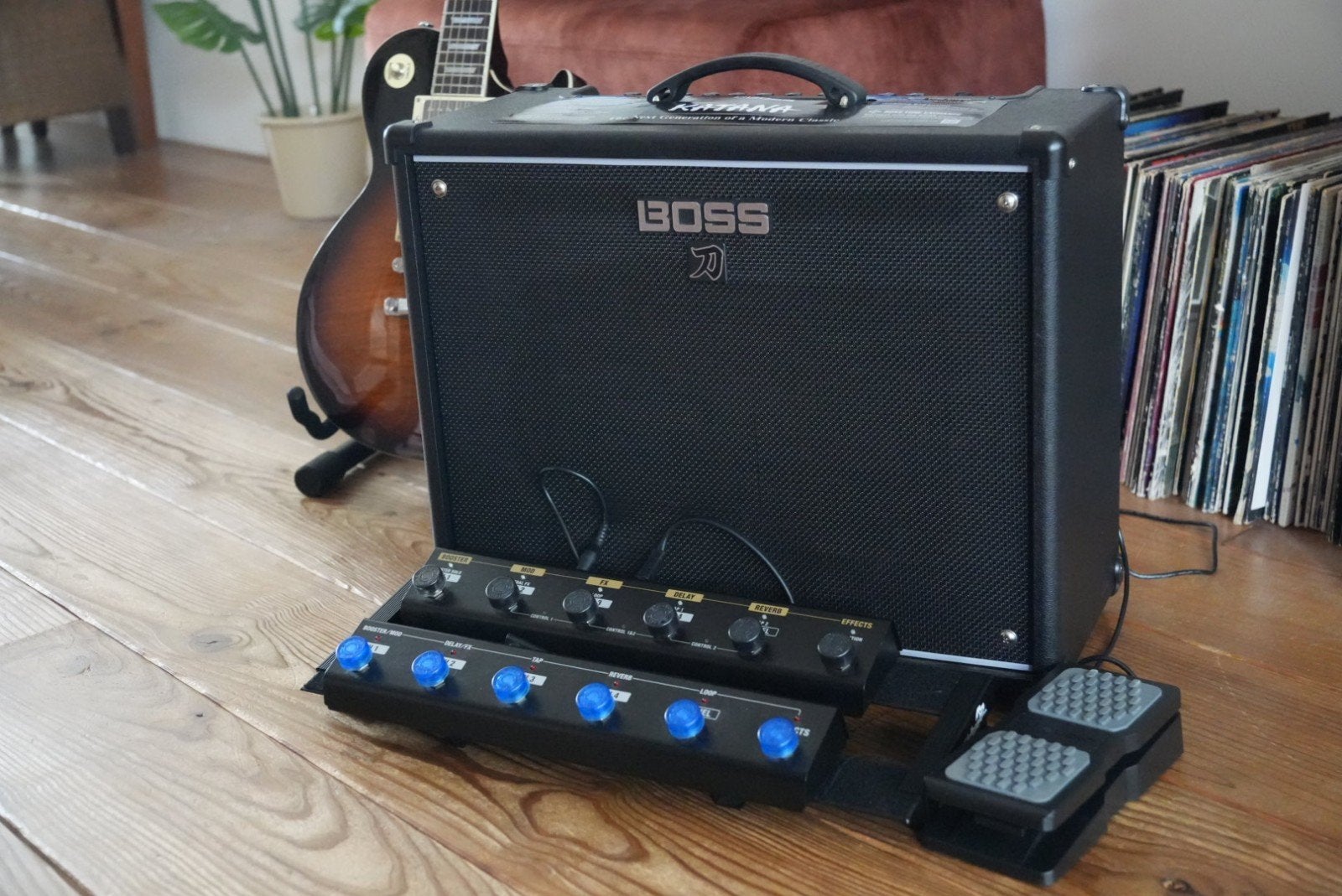 Boss Katana 100 gen 3 met accessoires, Ophalen, Zo goed als nieuw, Gitaar, 100 watt of meer
