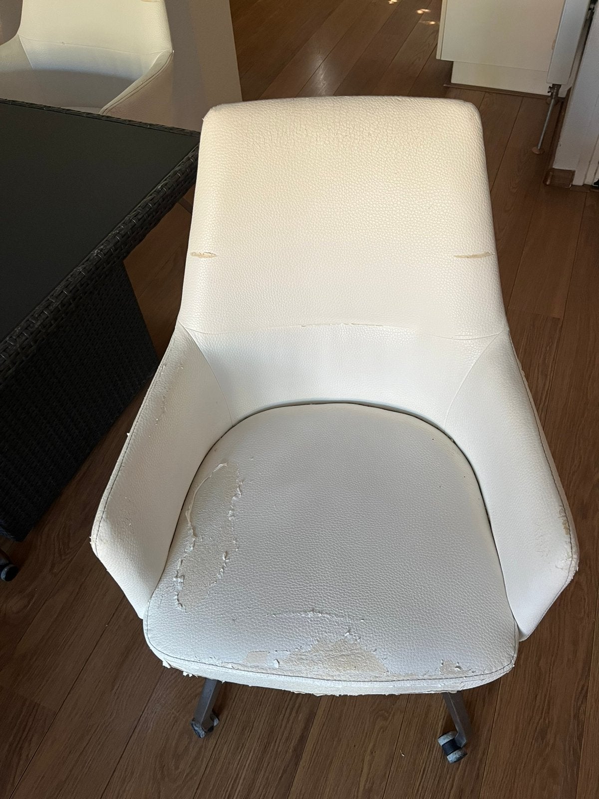6 Eetkamerstoelen Henders & Hazel (Beschadigd leer), Ophalen, Gebruikt, Wit, Leer