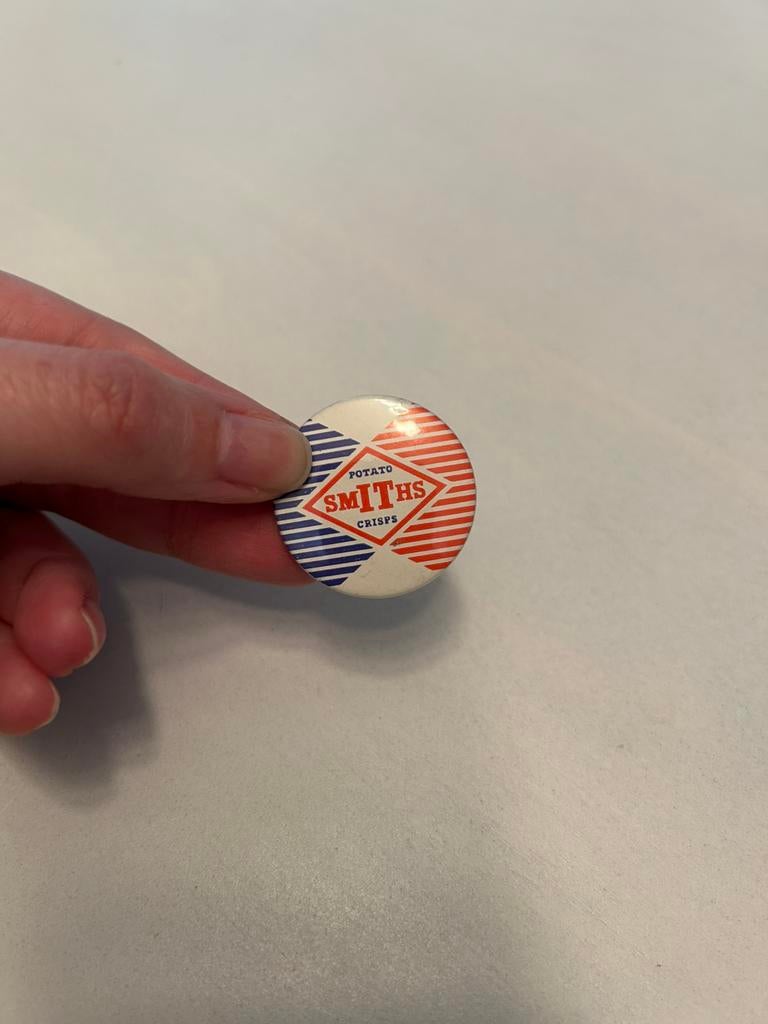 Smith's Potato Crisps button (pin), Verzamelen, Ophalen of Verzenden, Zo goed als nieuw, Overige onderwerpen