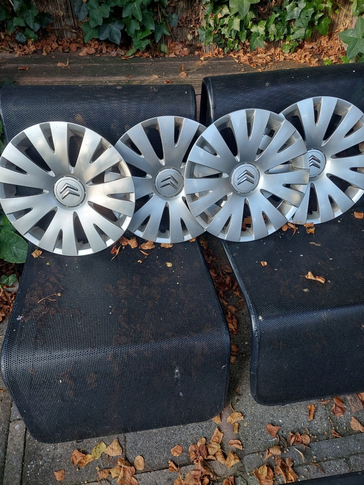 4 CITROËN wieldoppen o.a. Berlingo 15", Ophalen of Verzenden, Zo goed als nieuw