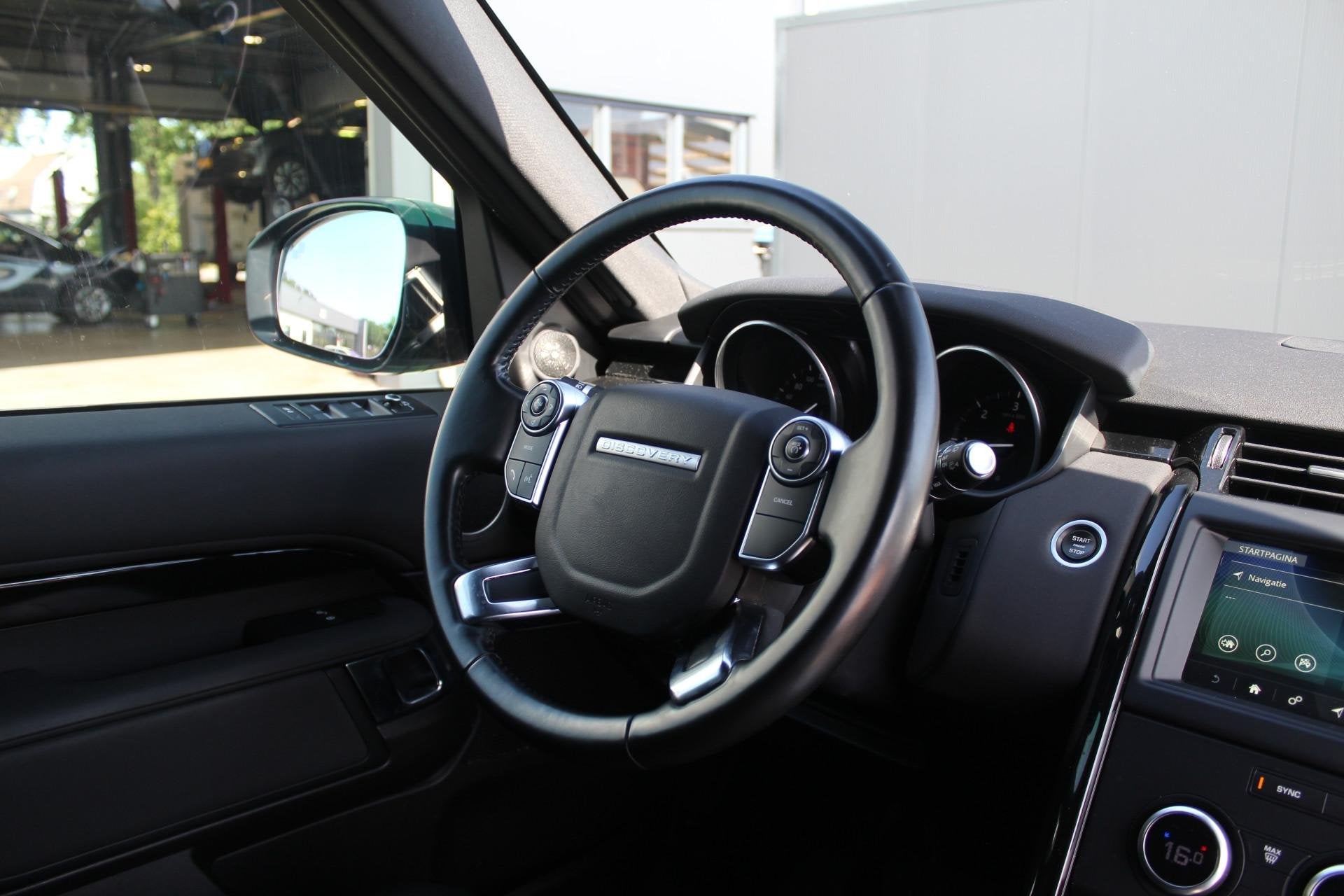 Land Rover Discovery 2.0 Td4 HSE Luxury | Incl. 12 Maanden g, 4 cilinders, 179 pk, 3000 kg, Bedrijf
