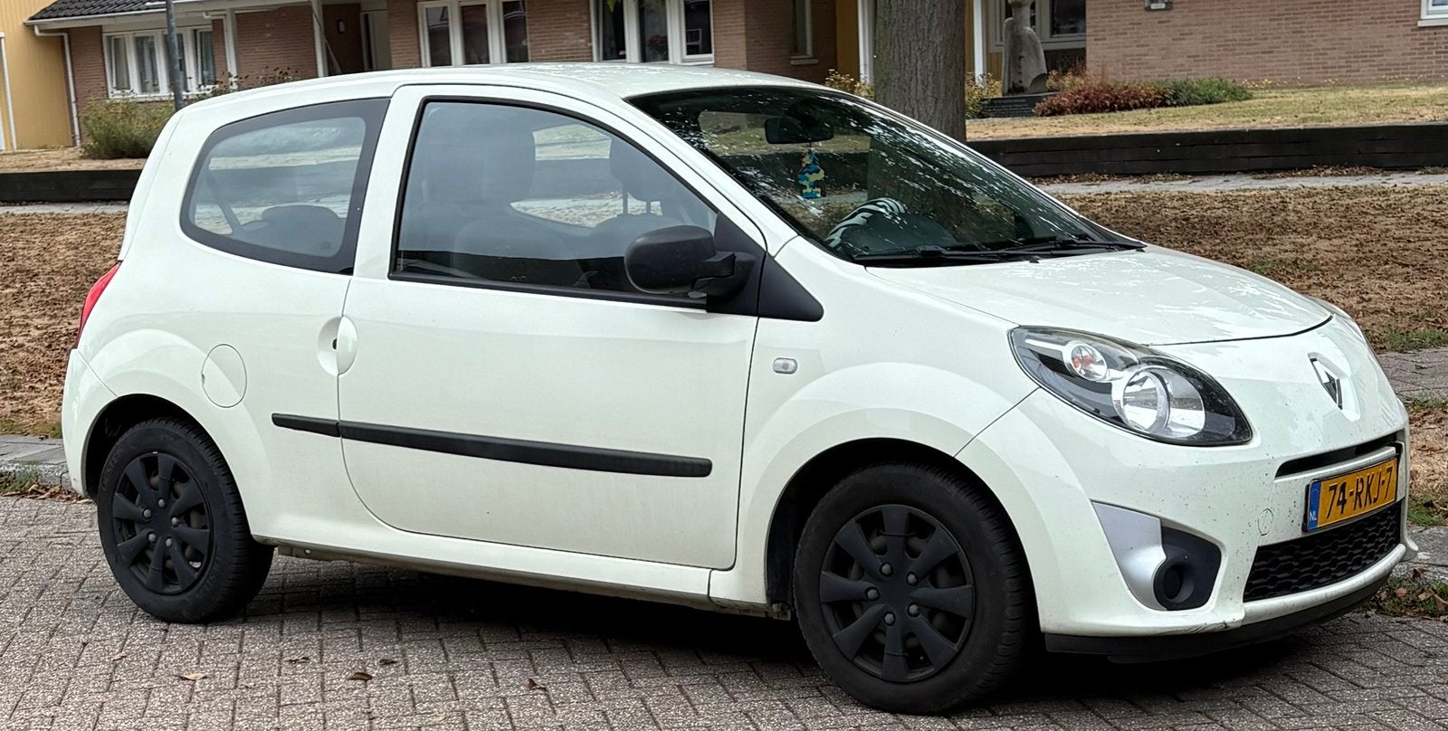 Renault Twingo 1.2 16V 2011 Geel, 839 kg, 74 pk, 4 cilinders, 4 stoelen