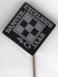 Damver. Excelsior 40 jaar Rosmalen blik speldje ( Z_236), Verzamelen, Speldjes, Pins en Buttons, Ophalen of Verzenden, Zo goed als nieuw