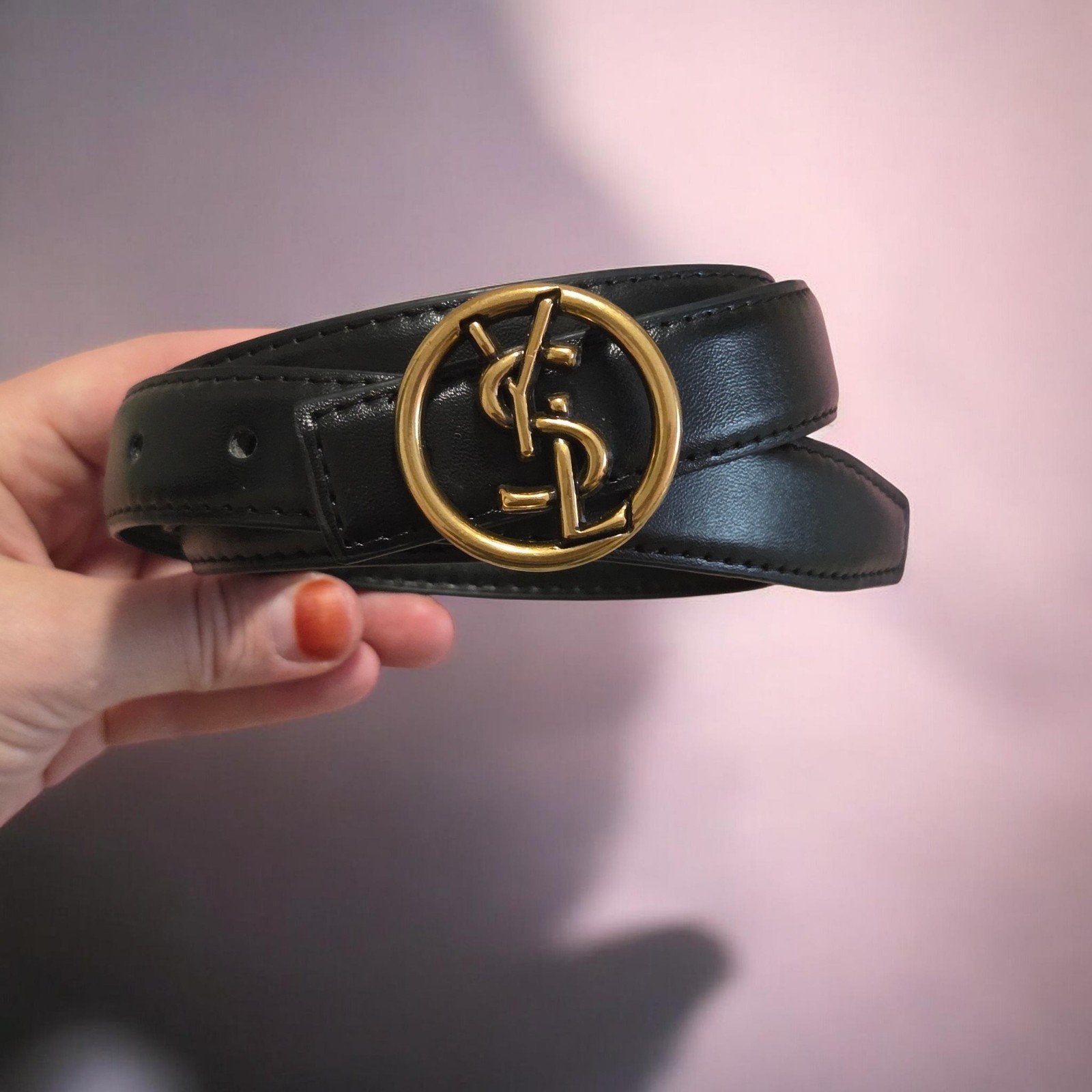 Yves Saint Laurent (YSL)damesriem zwart met goud 110cm, Kleding | Dames, Riemen en Ceinturen, Nieuw, Tailleriem, Ophalen of Verzenden