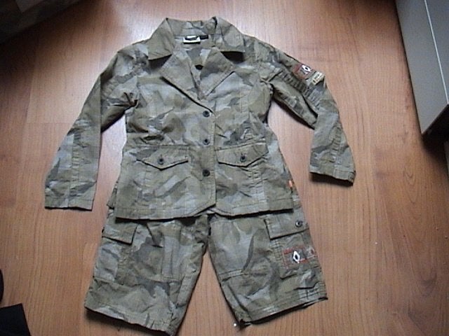 VILLA HAPP geweldig leuk jongenssetje ZGAN, broek + jasje, Villa Happ, Gebruikt, Ophalen of Verzenden, Setje