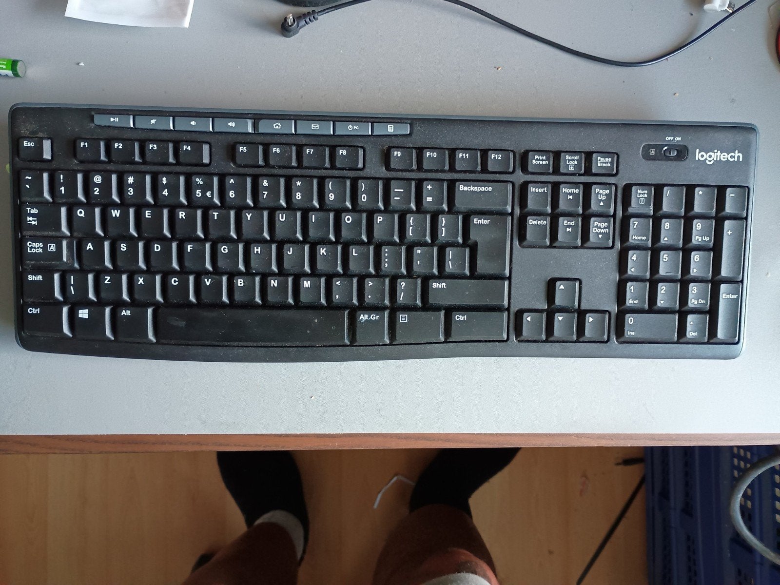 Logitech keyboard & Mouse wireless set, Ophalen, Multimediatoetsen, Zo goed als nieuw, Draadloos