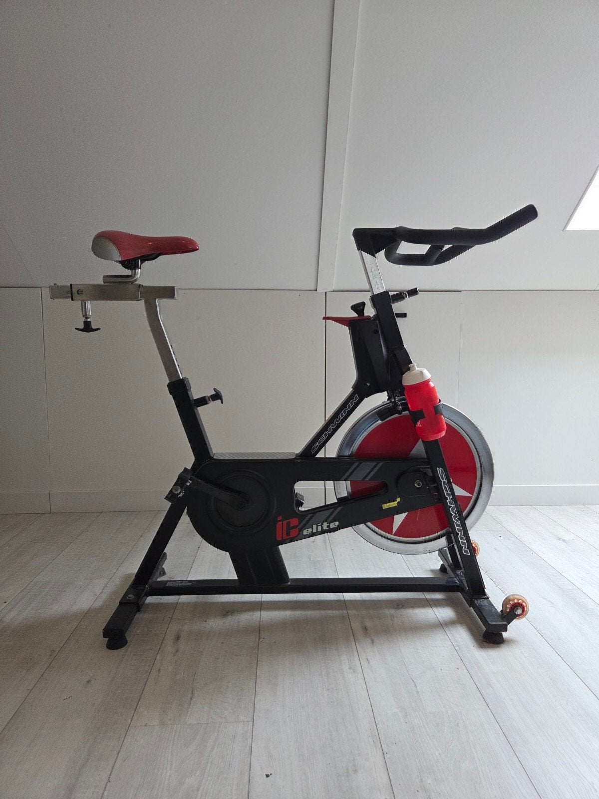 Schwinn IC Elite Spinningfiets - Professioneel & Robuust, Ophalen