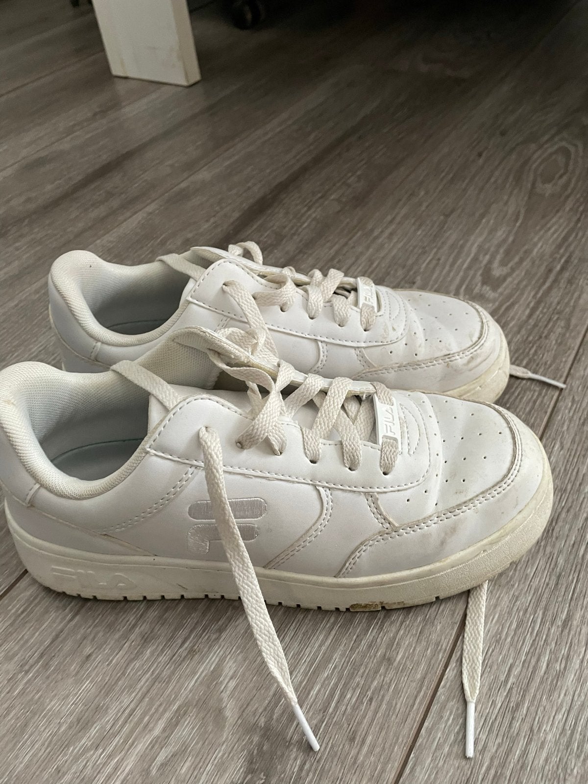 Witte Fila sneakers, maat 37, Ophalen of Verzenden, Gedragen, Wit, Sneakers of Gympen