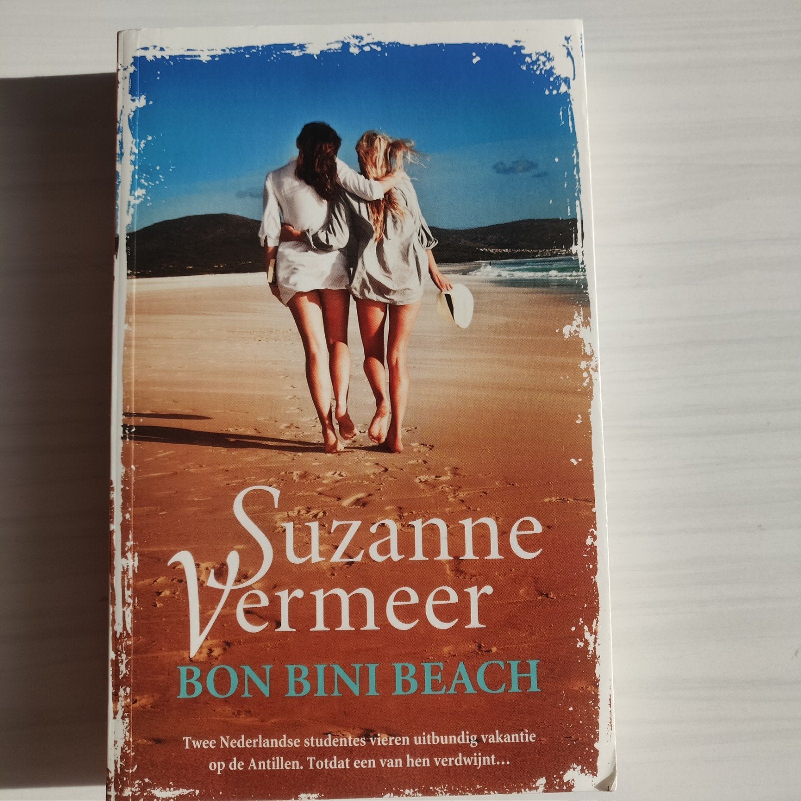 Suzanne Vermeer - Bon Bini Beach, Ophalen of Verzenden, Zo goed als nieuw, Suzanne Vermeer