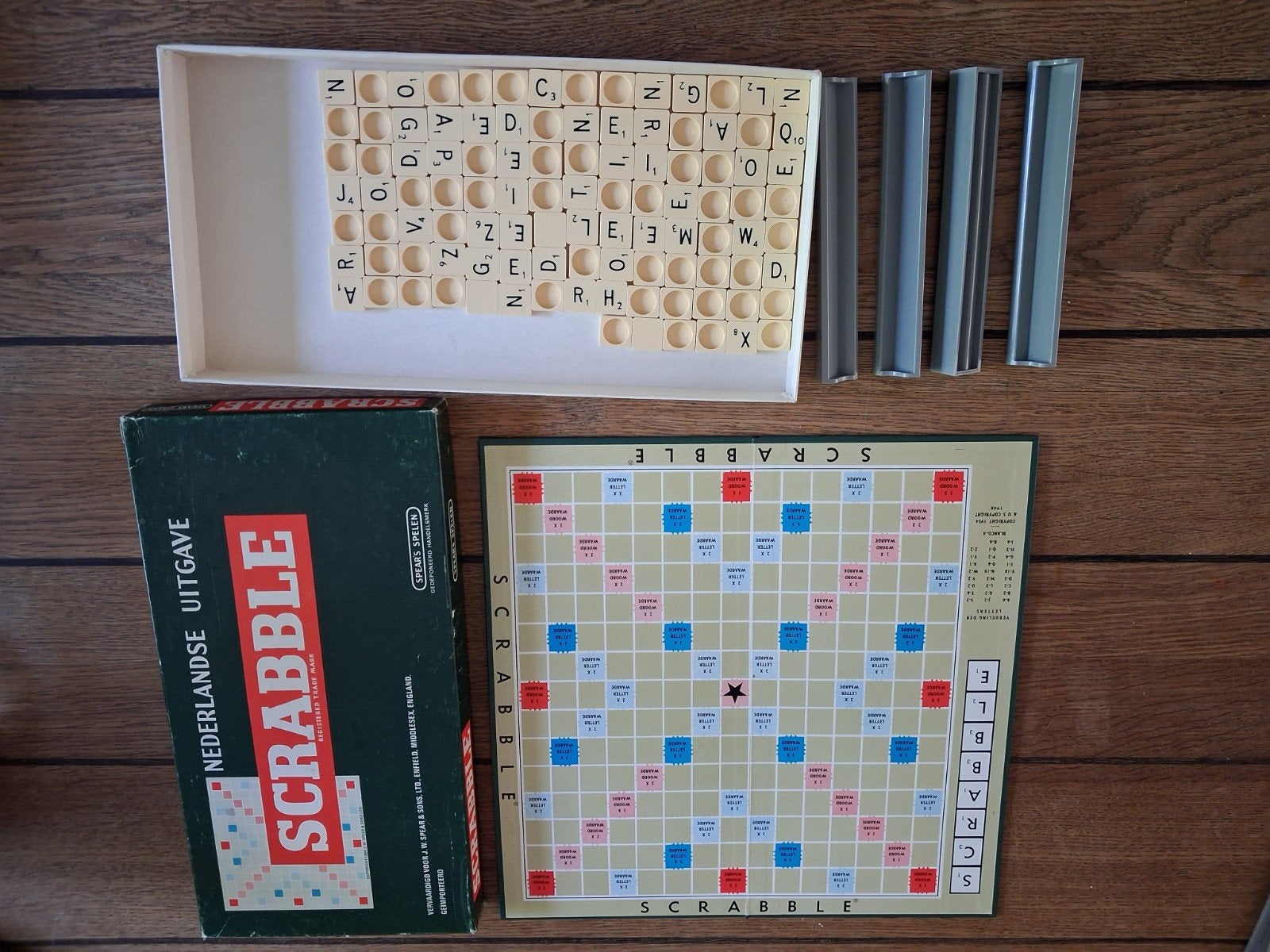 Scrabble Bordspel - Nederlandse Uitgave spel, Drie of vier spelers, Ophalen of Verzenden, Gebruikt, J.W. Spear & Sons