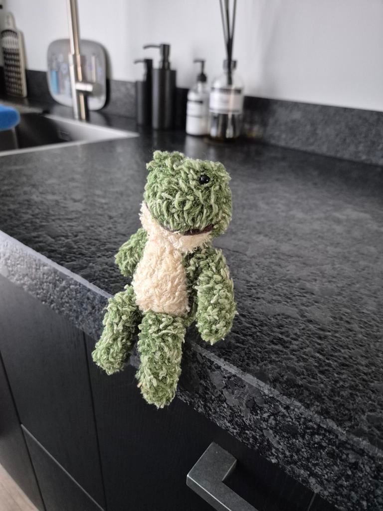 Naito Design - Knuffel Zittende Kikker, Ophalen of Verzenden, Kikker
