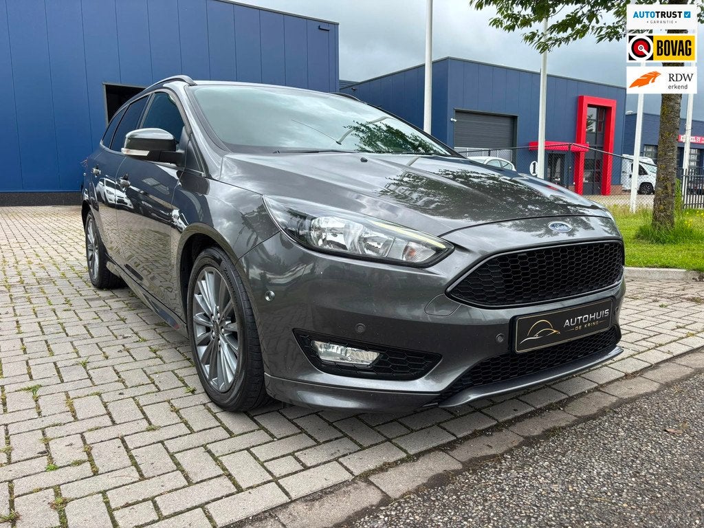Ford Focus 1.0 EcoBoost ST Line Business 140PK / APPLE CARPL, Auto's, Gebruikt, Zwart, Bedrijf, 3 cilinders