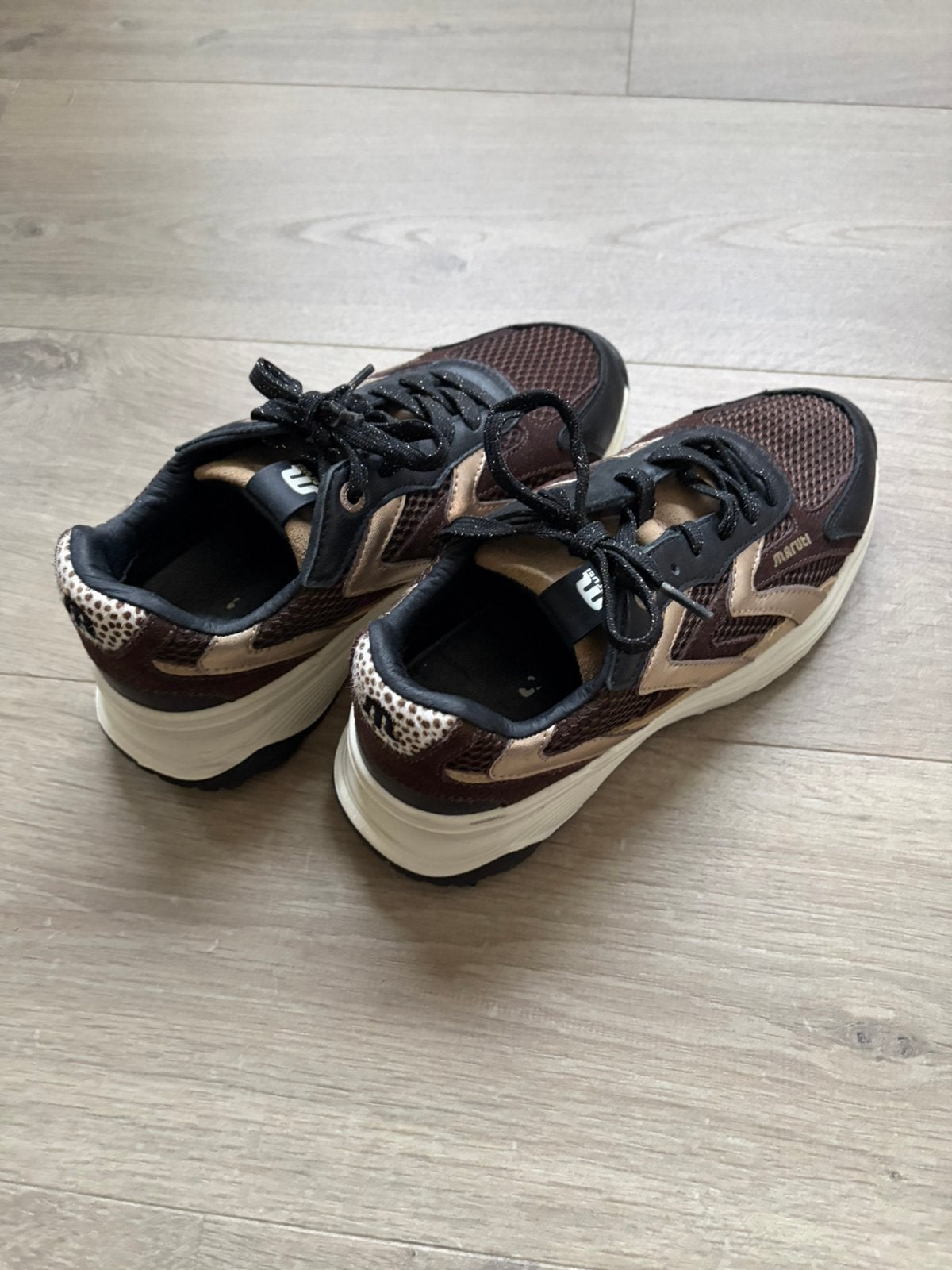 Laarsjes mt 38 4xgedragen  , sneakers mt38 ook zgan, Kinderen en Baby's, Ophalen, Meisje, Laarzen, Zo goed als nieuw