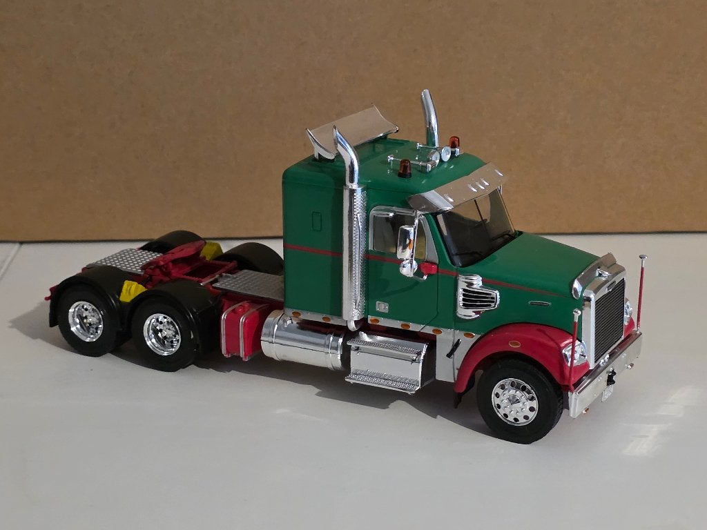Freightliner met dieplader 1:43 Ixo, Ophalen of Verzenden, Auto, Overige merken