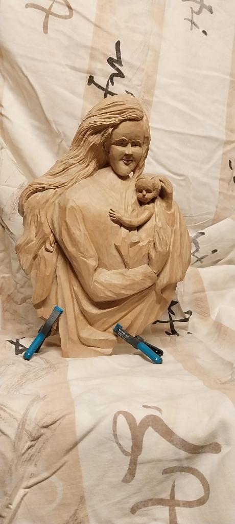 Houtsnijwerk, Maria met kind (hangend), Antiek en Kunst, Ophalen, Houtsnijwerk, Handgemaakt, 20 - 50 cm