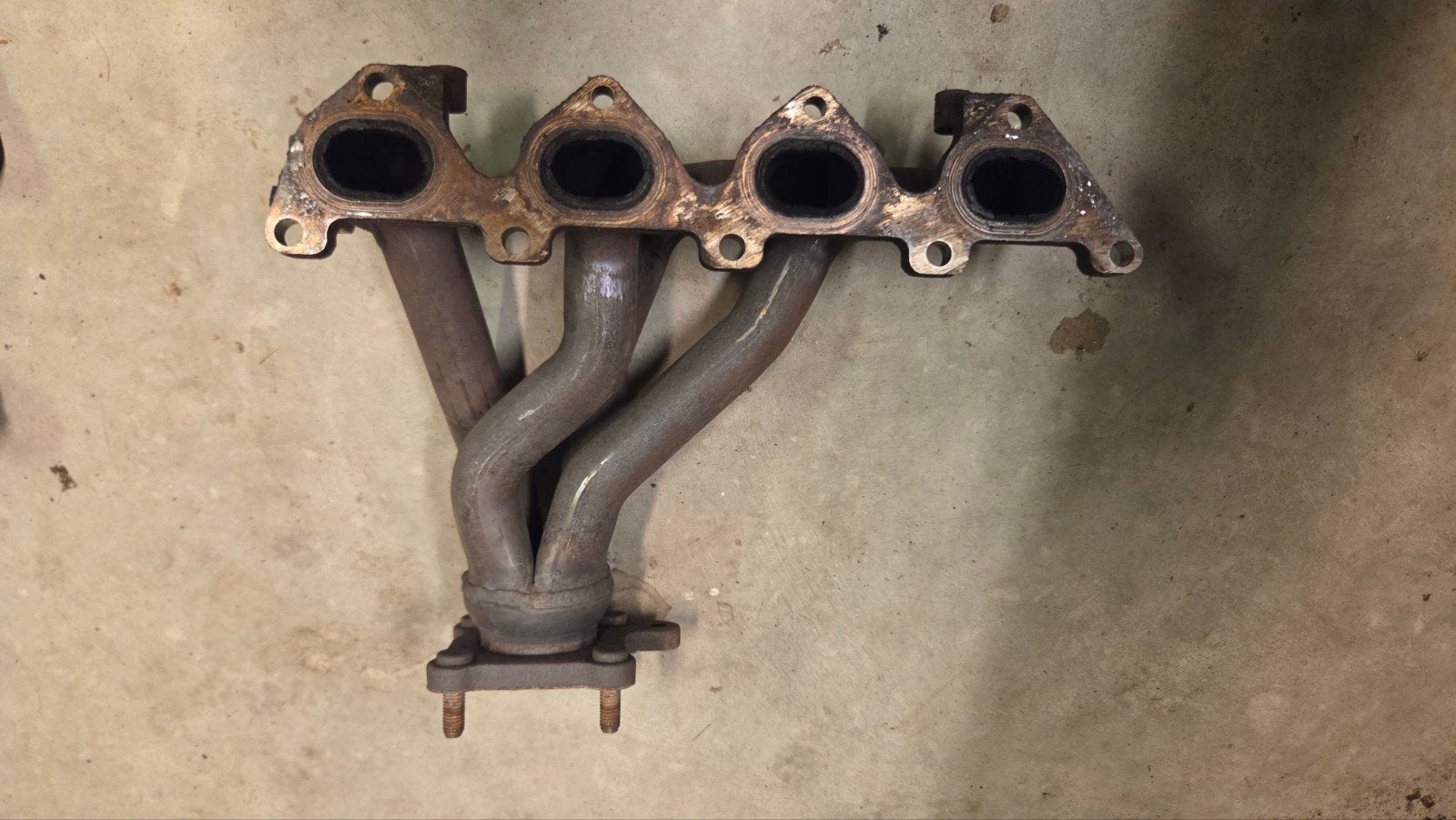 Uitlaatspruitstuk van een Vw Golf 4 goede staat, Ophalen, Gebruikt, Volkswagen