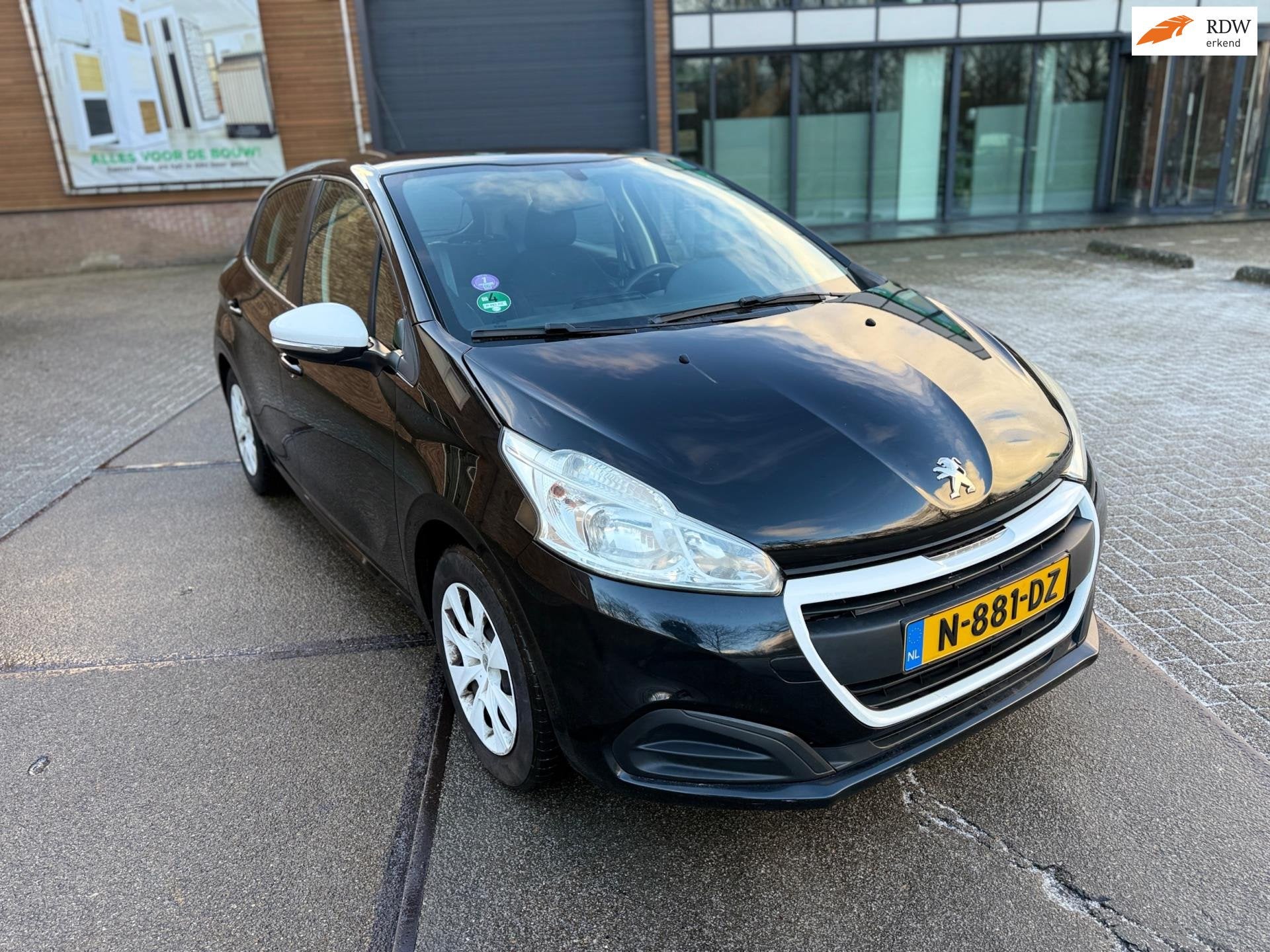 Peugeot 208 1.0 PureTech Access (( garantie ))) km n.a.p, 450 kg, Gebruikt, Bedrijf, 3 cilinders