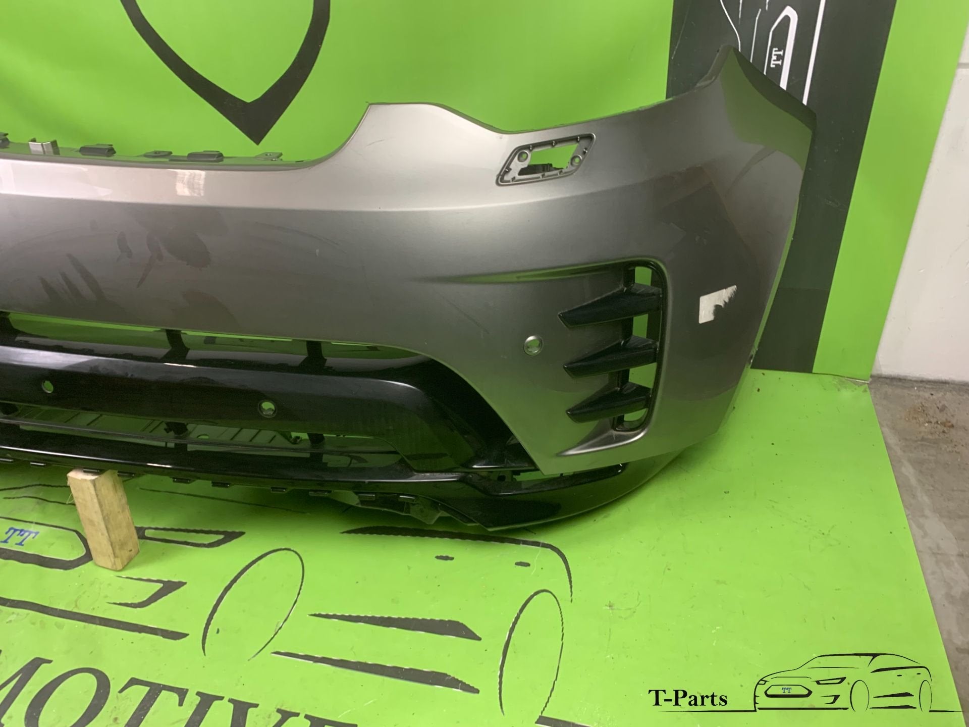 land rover discovery dynamic voorbumper bumper, Auto-onderdelen, Info@fabrikant.eu, Ophalen of Verzenden, Bumper, Fabrikantstraat 1
1000 AA  Amsterdam