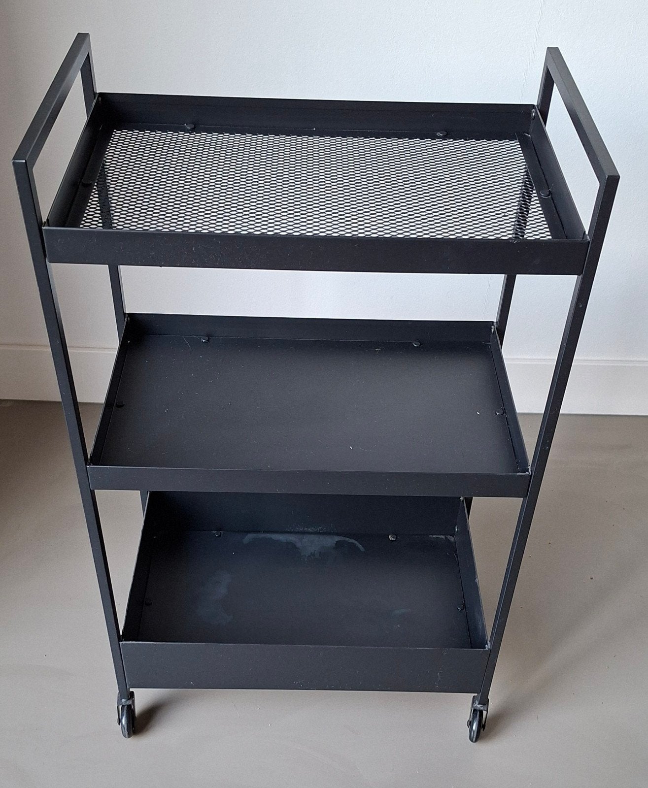 Zwart metalen trolley met 3 etages en wielen, Ophalen of Verzenden, Gebruikt