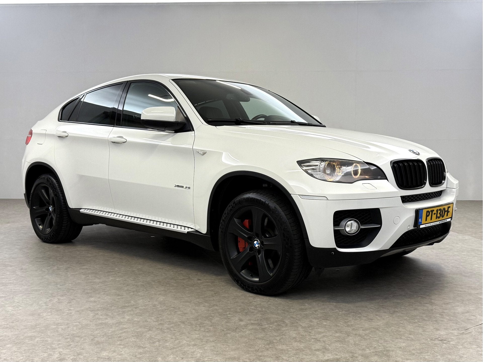 Foto 9 van BMW X6 xDrive High Executive 408PK | Youngtimer | Camera | M