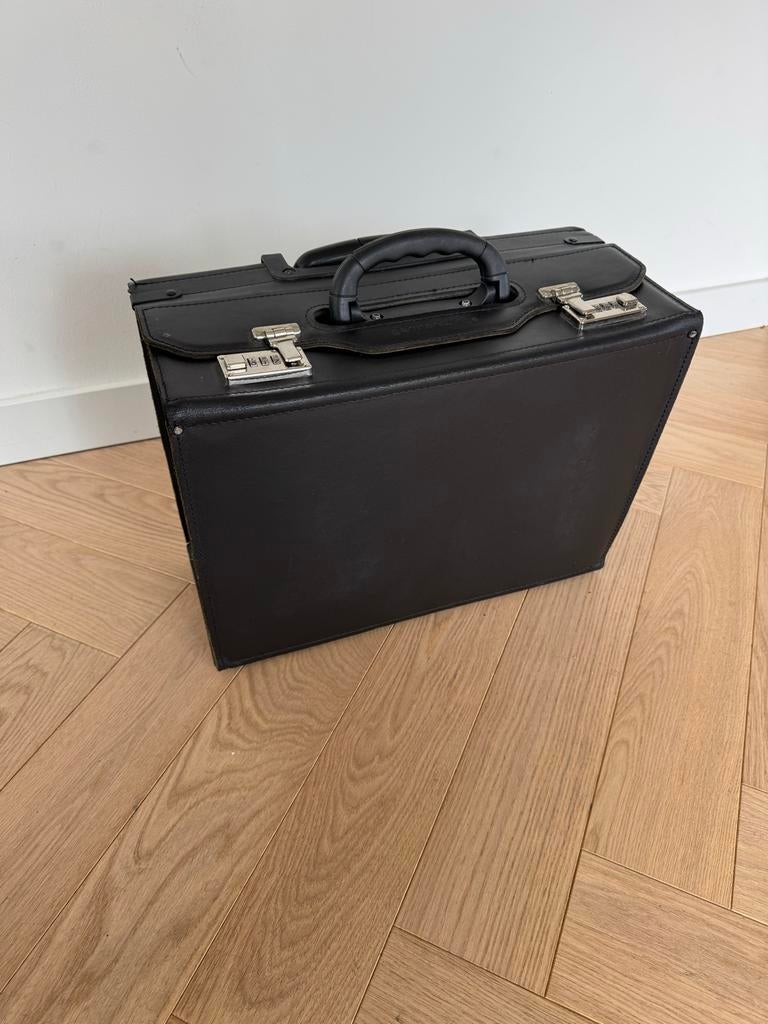 Pilotenkoffer met wieltjes en slot, Overige materialen, Gebruikt, 50 tot 60 cm, Slot